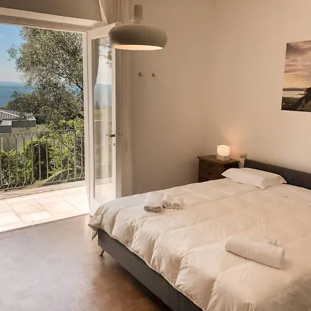 Holiday home Gardavilla Limoni Am See