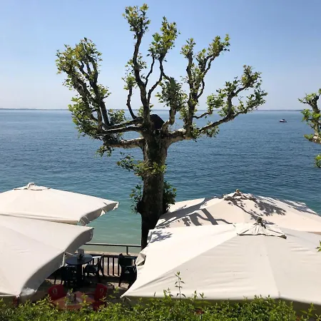 Gardavilla Limoni Am See Holiday home *